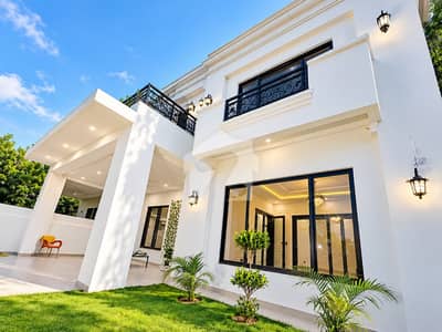 Direct inventory 1 Kanal luxurious house