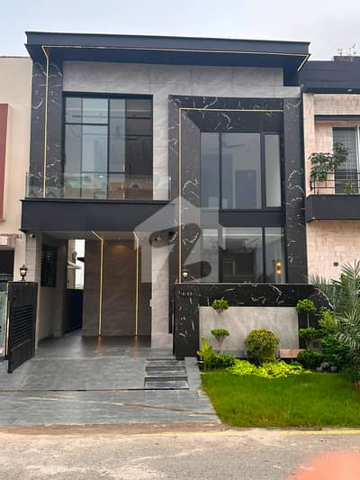 Prime Location 5 Marla Modern Brand New House For Sale in DHA 9 Town