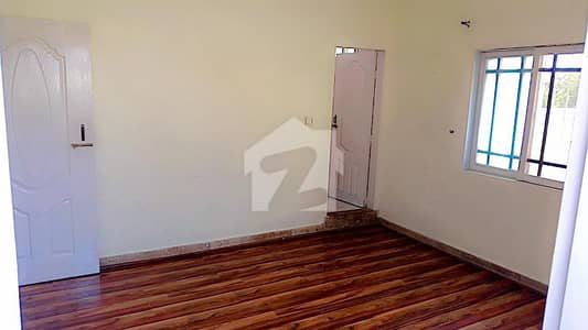 240 YARD PORTION 3 BED D/D SECOND FLOOR WEST OPEN