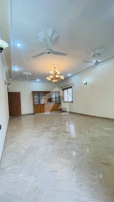400 sq yards First Floor Available on Rent vvip Block 14 Gulistan e Johar Karachi