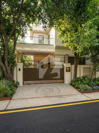 Near Lums 7 Marla Well Maintained Bungalow on Prime Location of Phase 2 DHA Lahore For Sale