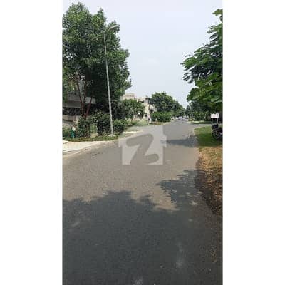 ڈی ایچ اے فیز 8 - بلاک وائے ڈی ایچ اے فیز 8,ڈی ایچ اے ڈیفینس,لاہور میں 10 مرلہ رہائشی پلاٹ 1.95 کروڑ میں برائے فروخت۔ ڈی ایچ اے فیز 8 - بلاک وائے ڈی ایچ اے فیز 8,ڈی ایچ اے ڈیفینس,لاہور میں 10 مرلہ رہائشی پلاٹ 1.95 کروڑ میں برائے فروخت۔