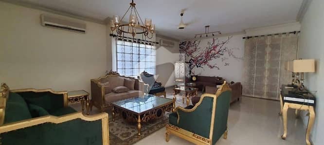 ڈی ایچ اے فیز 5 ڈی ایچ اے ڈیفینس,کراچی میں 5 کمروں کا 2 کنال مکان 8.0 لاکھ میں کرایہ پر دستیاب ہے۔
