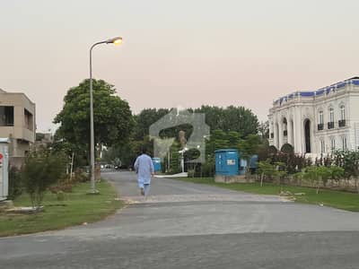 ڈی ایچ اے فیز 8 سابقہ ایئر ایوینیو ڈی ایچ اے فیز 8,ڈی ایچ اے ڈیفینس,لاہور میں 4 کنال رہائشی پلاٹ 18.0 کروڑ میں برائے فروخت۔ ڈی ایچ اے فیز 8 سابقہ ایئر ایوینیو ڈی ایچ اے فیز 8,ڈی ایچ اے ڈیفینس,لاہور میں 4 کنال رہائشی پلاٹ 18.0 کروڑ میں برائے فروخت۔
