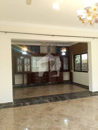1 Kanal Luxury 6-Bedroom Double Storey House for Rent I-8/3 Islamabad
