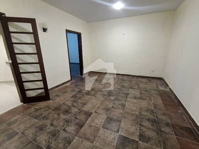 500 Sq Yards Old House For Sale
