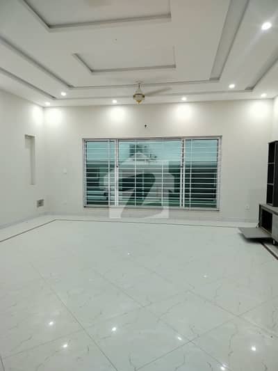 1 Kanal House In Central Top City 1 - Block D For Rent