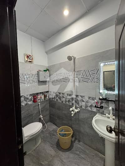 600 SQ YARD BUNGALOW FIRST FLOOR FOR RENT  Gulshan Block 13-D/1 VIP Location