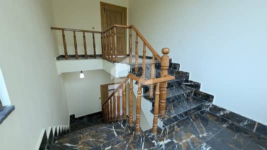 سوان گارڈن ۔ بلاک سی سوان گارڈن,اسلام آباد میں 10 کمروں کا 1 کنال مکان 2.22 لاکھ میں کرایہ پر دستیاب ہے۔