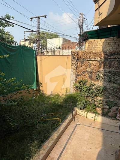 علامہ اقبال ٹاؤن لاہور میں 5 کمروں کا 10 مرلہ مکان 4.05 کروڑ میں برائے فروخت۔ علامہ اقبال ٹاؤن لاہور میں 5 کمروں کا 10 مرلہ مکان 4.05 کروڑ میں برائے فروخت۔