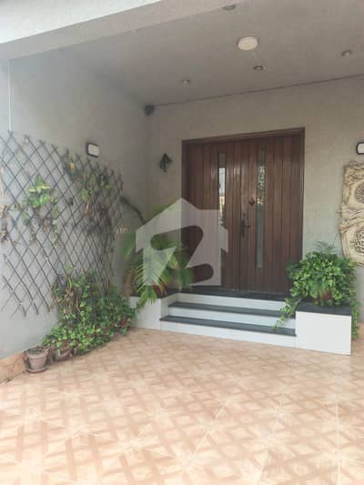 Well Maintained 6 Bed House | Khayaban-e-Tariq | Prime DHA 6