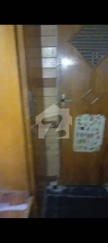 علامہ اقبال ٹاؤن لاہور میں 3 کمروں کا 6 مرلہ بالائی پورشن 52.0 ہزار میں کرایہ پر دستیاب ہے۔ علامہ اقبال ٹاؤن لاہور میں 3 کمروں کا 6 مرلہ بالائی پورشن 52.0 ہزار میں کرایہ پر دستیاب ہے۔