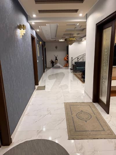 DHA PHASE 8 666 YARDS 6 BEDROOMS+ BASEMENT FULLY RENOVATED  BUNGALOW IS AVAILABLE FOR SALE