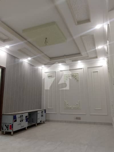 01 KANAL TILE FLOOR UPPER PORTION FOR RENT IN JOHAR TOWN LAHORE