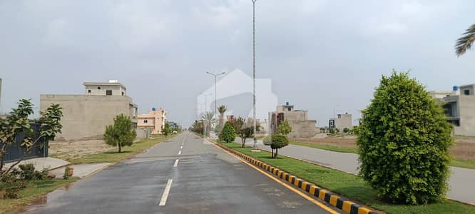 پارک ویو سٹی ۔ سلور بلاک پارک ویو سٹی,لاہور میں 5 مرلہ رہائشی پلاٹ 65.0 لاکھ میں برائے فروخت۔ پارک ویو سٹی ۔ سلور بلاک پارک ویو سٹی,لاہور میں 5 مرلہ رہائشی پلاٹ 65.0 لاکھ میں برائے فروخت۔