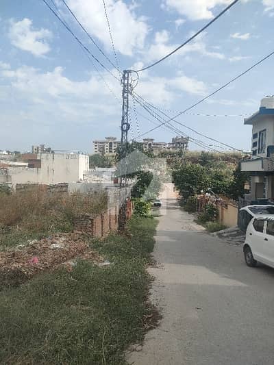 7.5marla Corner Plot For Sale Defince Road Near Askria 14 GATE 3