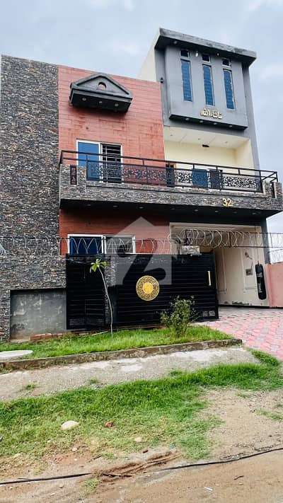 6 MARLA HOUSE FOR SALE LIKE ALMOST BRAND NEW