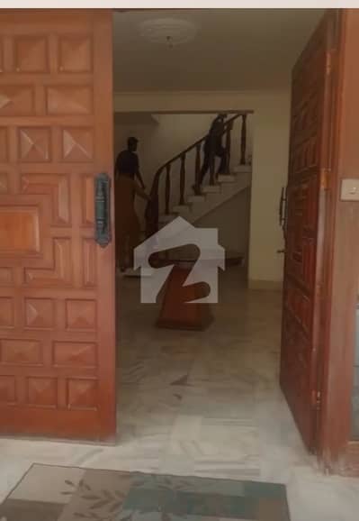 کلفٹن ۔ بلاک 4 کلفٹن,کراچی میں 2 کنال Studio مکان 12.0 لاکھ میں کرایہ پر دستیاب ہے۔