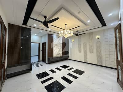 10 MARLA BRAND NEW HOUSE FOR RENT IN VALENCIA TOWN