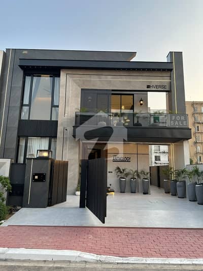 10 Marla Brand New Luxury House For Sale