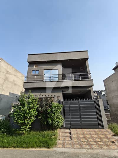 5 MARLA CHEAP PRICE SLIGHTLY USED HOUSE AVAILABLE FOR SALE IN PARK VIEW CITY LHR 5 MARLA CHEAP PRICE SLIGHTLY USED HOUSE AVAILABLE FOR SALE IN PARK VIEW CITY LHR