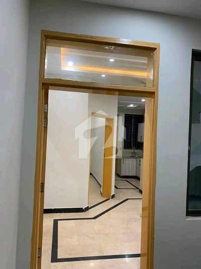 آئی ۔ 11 اسلام آباد میں 5 کمروں کا 4 مرلہ مکان 1.15 لاکھ میں کرایہ پر دستیاب ہے۔