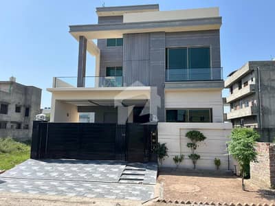 10 MARLA BRAND NEW HOUSE AVAILBLE FOR SALE IN LDA AVENUE BLOCK J LAHORE