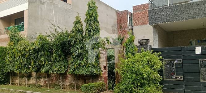10 merla Polt for sale in Shahdab garden Near pak Arab Society ferozepur raod Lahore 24 Nambar Metro istashan market masjid School