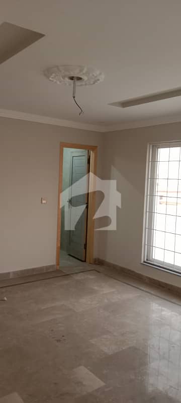 10 Marla 3rd Floor For Rent