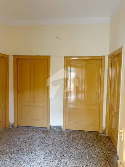 Beautiful upper portion in Hayatabad phase 4 - N1
