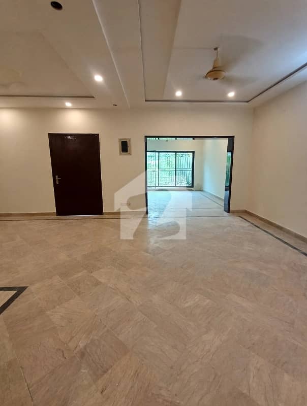 10 Marla Town House Available For Rent In Gulberg 10 Marla Town House Available For Rent In Gulberg