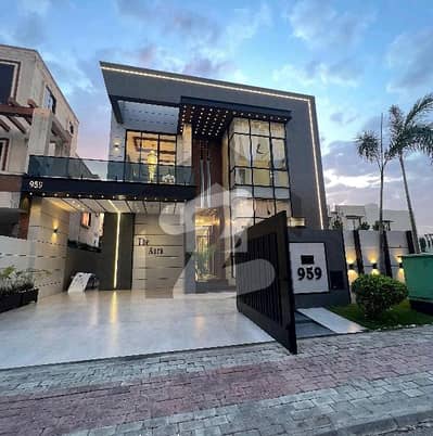 10 Marla Brand New And Luxury House For Sale