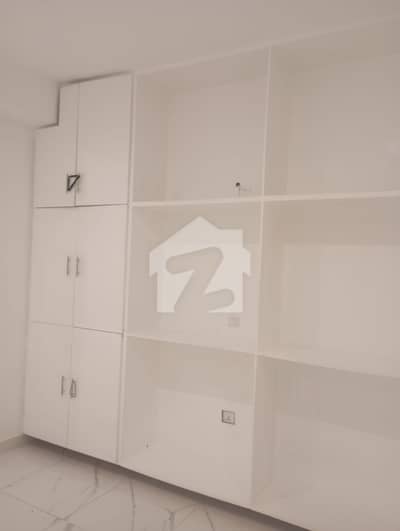 المرتضی کمرشل ایریا ڈی ایچ اے فیز 8,ڈی ایچ اے ڈیفینس,کراچی میں 5 مرلہ Studio دفتر 1.65 لاکھ میں کرایہ پر دستیاب ہے۔