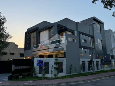 A PRIME LOCATION 13 MARLA CORNER USED HOUSE FOR SALE IN CC BLOCK BAHRIA TOWN LAHORE A PRIME LOCATION 13 MARLA CORNER USED HOUSE FOR SALE IN CC BLOCK BAHRIA TOWN LAHORE