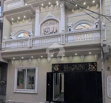 سلطان ٹاؤن لاہور میں 5 کمروں کا 5 مرلہ مکان 2.7 کروڑ میں برائے فروخت۔