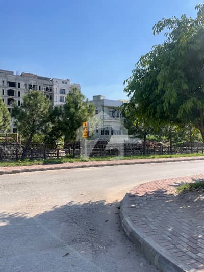 بحریہ انکلیو - سیکٹر سی بحریہ انکلیو,بحریہ ٹاؤن,اسلام آباد میں 2 کنال رہائشی پلاٹ 7.75 کروڑ میں برائے فروخت۔