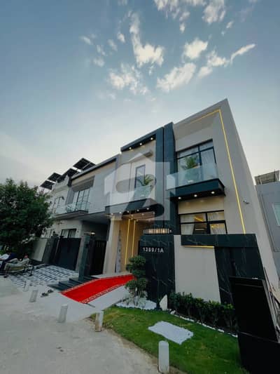 DEIRE HOMES OFFERS 10 MARLA ULTRA MODERN HOUSE NEAR MCDONALD'S
