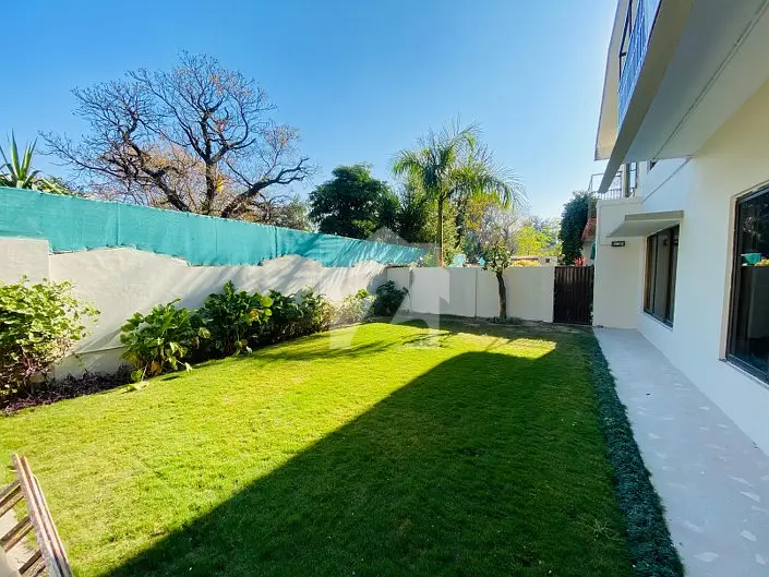 FOR RENT Renovated 5-Bedrooms Double Storey House F_7/1