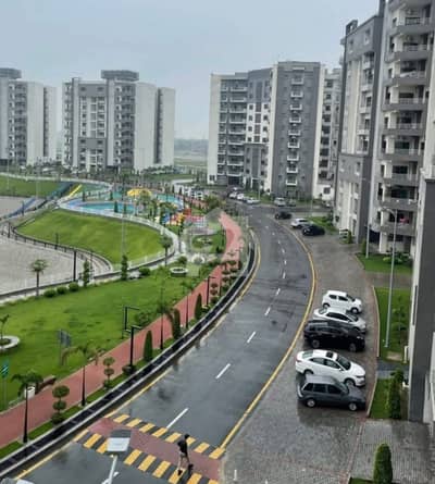 10 Marla 3 Bedrooms Flat Available For Rent. 10 Marla 3 Bedrooms Flat Available For Rent.