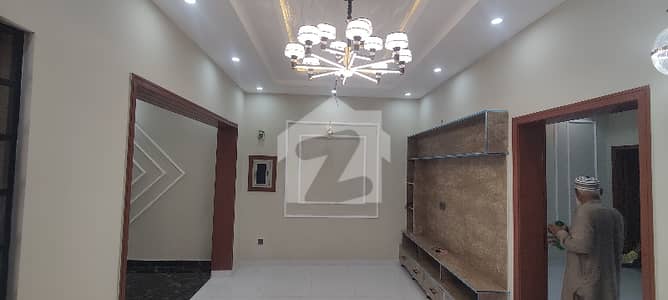 نشیمنِ اقبال فیز 2 نشیمنِ اقبال,لاہور میں 5 کمروں کا 5 مرلہ مکان 2.35 کروڑ میں برائے فروخت۔