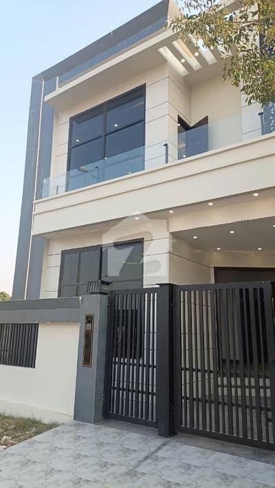 Highly-Coveted Prime Location 5 Marla House Is Available In Citi Housing - Block B For Sale