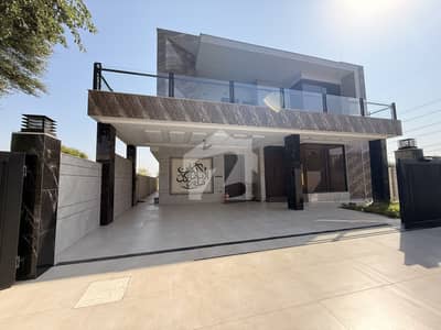 1 Kanal House Available For Sale