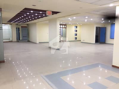 ایم ایم عالم روڈ گلبرگ,لاہور میں 3 کنال کمرشل پلاٹ 40.0 کروڑ میں برائے فروخت۔