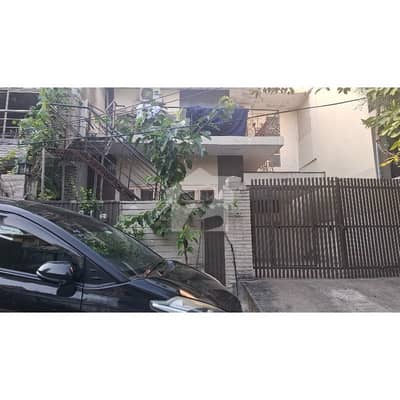 جی ۔ 8/2 جی ۔ 8,اسلام آباد میں 3 کمروں کا 6 مرلہ مکان 5.2 کروڑ میں برائے فروخت۔