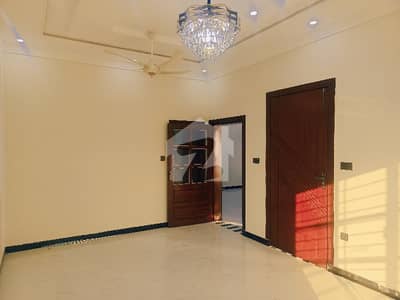 گلشن آباد راولپنڈی میں 6 کمروں کا 7 مرلہ مکان 2.6 کروڑ میں برائے فروخت۔