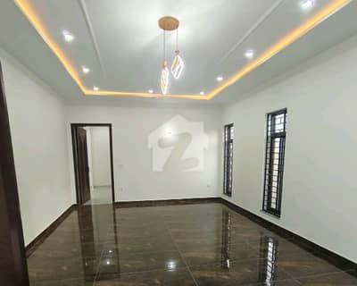 ڈی ایچ اے فیز 1 ۔ سیکٹر ایم ڈی ایچ اے فیز 1,ڈی ایچ اے ڈیفینس,ملتان میں 6 کمروں کا 1 کنال مکان 5.75 کروڑ میں برائے فروخت۔ ڈی ایچ اے فیز 1 ۔ سیکٹر ایم ڈی ایچ اے فیز 1,ڈی ایچ اے ڈیفینس,ملتان میں 6 کمروں کا 1 کنال مکان 5.75 کروڑ میں برائے فروخت۔
