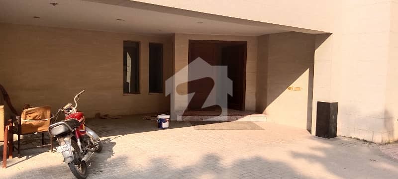 1 Kanal Full House Available For Rent 1 Kanal Full House Available For Rent