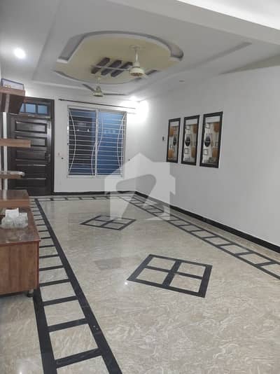 جی ۔ 13/3 جی ۔ 13,اسلام آباد میں 8 کمروں کا 10 مرلہ مکان 9.0 کروڑ میں برائے فروخت۔