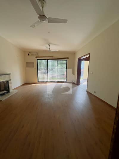 1 kanal 8 Marla House for Rent Ideal for Office Use & Residence 1 kanal 8 Marla House for Rent Ideal for Office Use & Residence