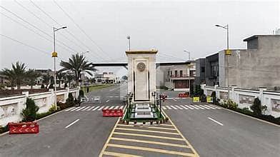 12 marla plot available for sale on good location in Divine Enclave